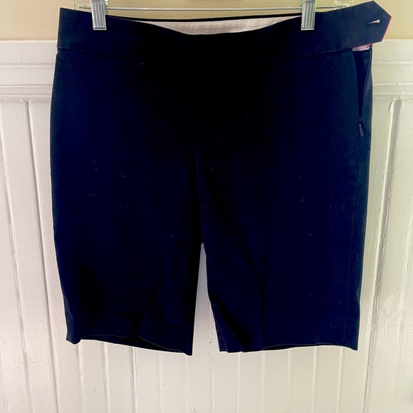 J. Crew Pants - J. Crew City Fit Black Shorts, size 4, stretch material